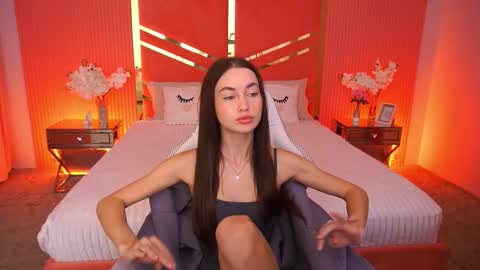 cherryylulu online show from November 19, 8:25 am