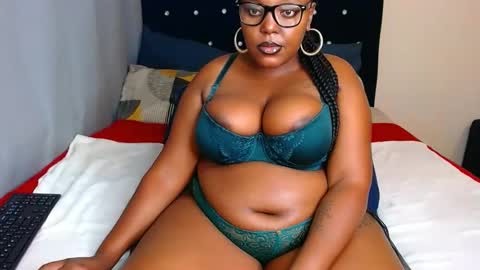 cherryyummy69 online show from February 15, 10:22 am