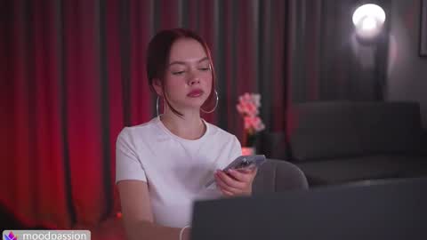 chillwithstacy online show from September 25, 9:45 pm