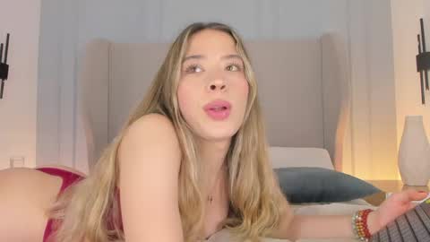 Chloe online show from March 31, 1:11 pm