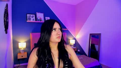 Chloe online show from June 9, 3:22 pm