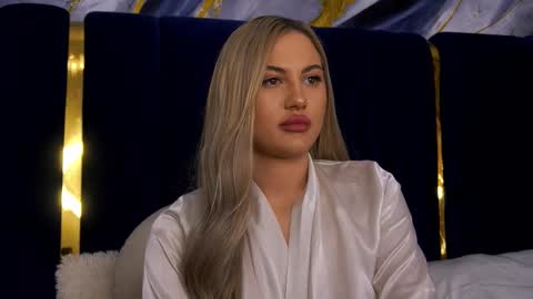 Chloe GraceeX online show from January 13, 9:30 pm