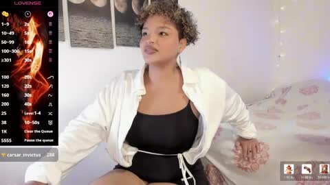 chloe_kisses online show from June 2, 11:44 am