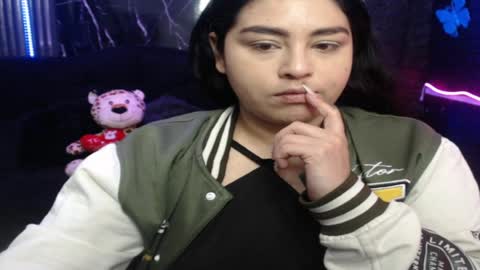 chloe_smith5 online show from March 30, 1:11 pm