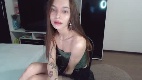 Snapshot of chloe_sunny chatting on January 26, 2:30 pm Chloe online show from January 26, 2:30 pm