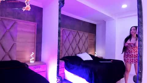 chloegils online show from November 17, 1:45 pm