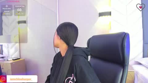  Chloe Harper  online show from January 17, 11:40 am