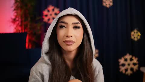 chloemin_ online show from December 16, 7:47 am