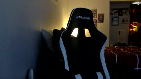 Snapshot of chloesays chatting on October 28, 2:23 pm Chloe Lane online show from October 28, 2:23 pm