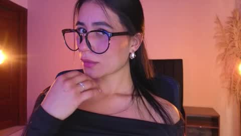 ChloeTurner  online show from February 6, 9:29 pm