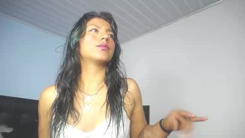 chloewills_ online show from January 17, 1:07 pm