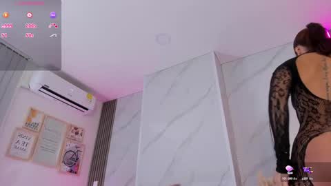 Snapshot of chlooee_ chatting on March 12, 11:12 pm Chlooe online show from March 12, 11:12 pm