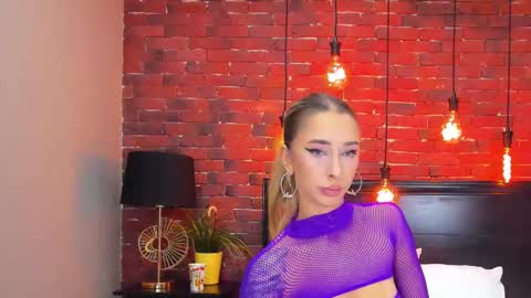 Snapshot of christyna_ross chatting on October 20, 9:18 pm christyna_ross online show from October 20, 9:18 pm