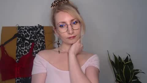 Cinderella online show from April 17, 6:04 am