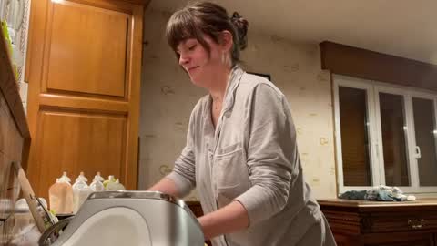 Claire Moulin online show from April 10, 8:37 pm