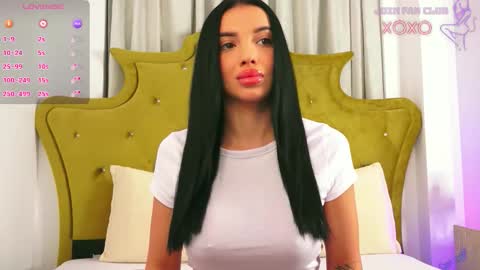 Snapshot of classybarby__ chatting on October 8, 5:17 pm Velma online show from October 8, 5:17 pm