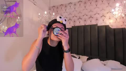 Snapshot of cleopatraa1 chatting on February 10, 6:24 pm Cleopatra online show from February 10, 6:24 pm