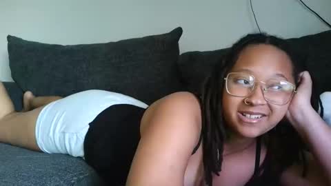 High Queen Clio online show from April 6, 6:20 pm