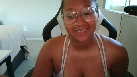 High Queen Clio online show from June 23, 2:37 pm