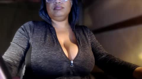 Big Titty Leara online show from June 18, 9:25 am