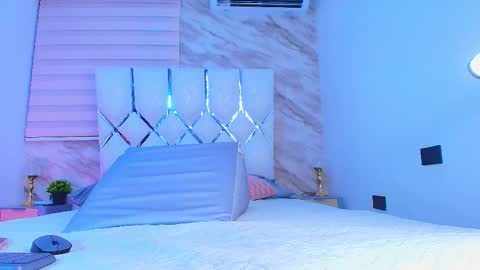 colett online show from February 26, 11:53 am