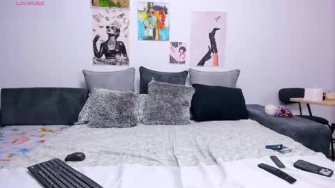 GoddessA online show from November 17, 10:54 pm