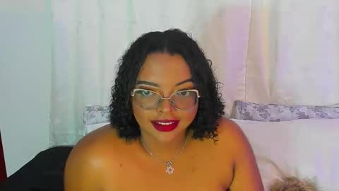 conielaurenth online show from November 3, 11:14 am