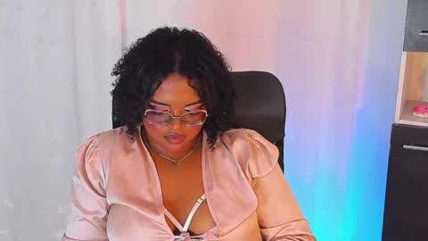 conielaurenth online show from October 3, 8:30 am