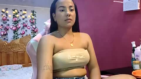 coral0403 online show from April 9, 12:35 am