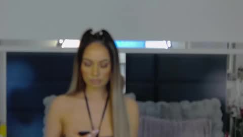 CoraliaDiamond online show from February 3, 8:02 am