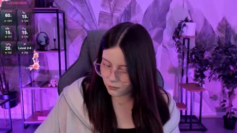 Snapshot of coralinekeyns chatting on September 30, 7:14 am little girl who is always right or Coraline online show from September 30, 7:14 am