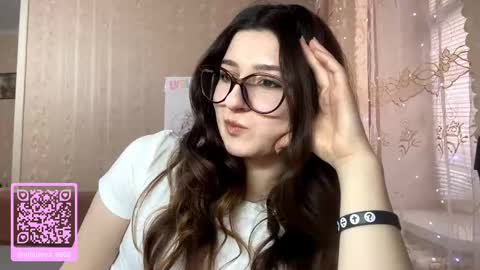 Elisheva online show from February 26, 1:10 pm