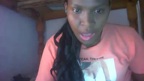 Snapshot of couleur_vanille chatting on January 23, 11:37 am couleur_vanille online show from January 23, 11:37 am