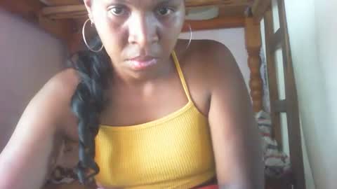 Snapshot of couleur_vanille chatting on February 24, 7:09 am couleur_vanille online show from February 24, 7:09 am