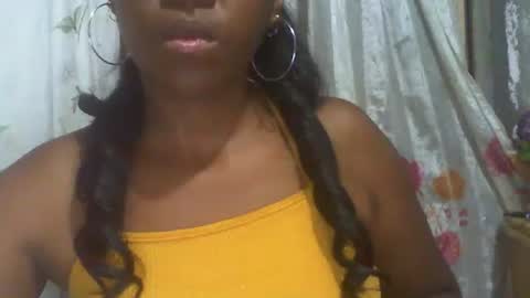 Snapshot of couleur_vanille chatting on January 15, 7:12 pm couleur_vanille online show from January 15, 7:12 pm