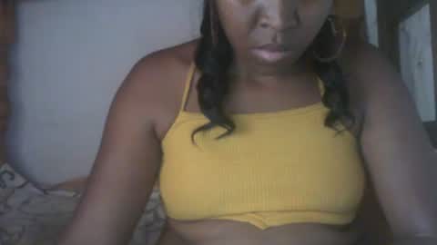 Snapshot of couleur_vanille chatting on January 16, 6:46 am couleur_vanille online show from January 16, 6:46 am
