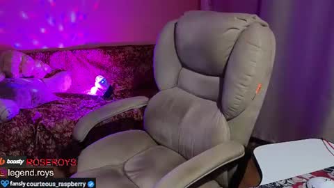 Rose Roys my  online show from July 9, 9:28 pm