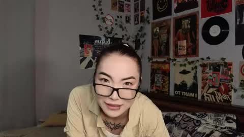 Yuna online show from November 21, 8:33 pm