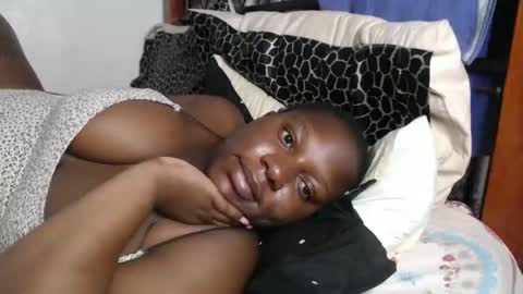 Erykah online show from November 28, 4:32 pm