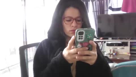 Wendy online show from March 6, 12:11 pm