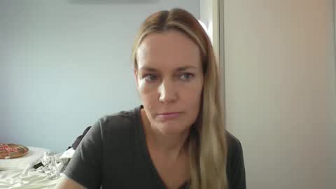 Anny online show from February 4, 11:02 am