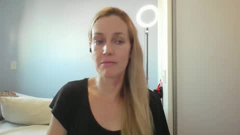 Anny online show from March 26, 11:01 am