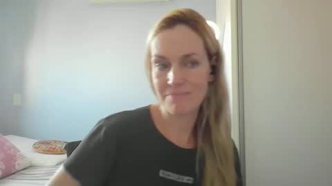 Anny online show from April 24, 12:30 pm