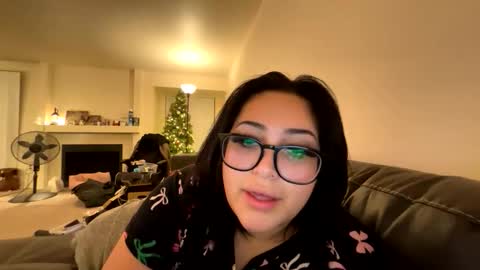 babygirl3 online show from January 7, 7:45 am