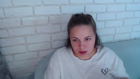 Crazyy Girl  online show from October 26, 6:31 am