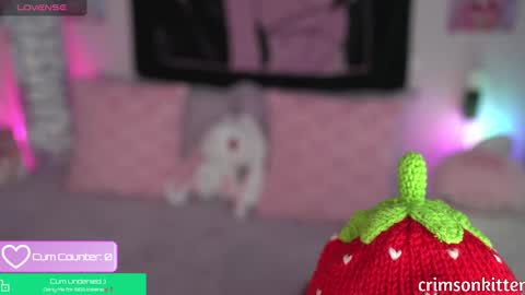 Snapshot of crimsonkitten chatting on March 10, 4:07 am Crimson Kitten online show from March 10, 4:07 am