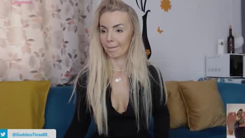 Snapshot of cris_tinne chatting on September 18, 12:15 pm cris_tinne online show from September 18, 12:15 pm