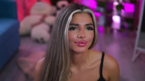 Crissy online show from April 24, 12:30 pm