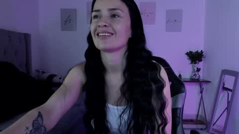  Alejandra from Wednesday to Saturday from 1000 pm to 400 am Colombian hour online show from May 31, 4:40 am