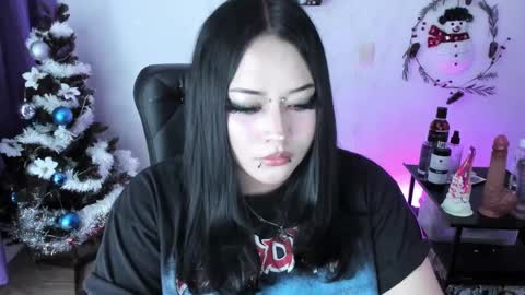 Snapshot of cristal_kosh chatting on December 21, 11:34 pm Cris online show from December 21, 11:34 pm